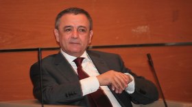 حجز عقارات ومصانع وسيارات وكنوز بوشوارب