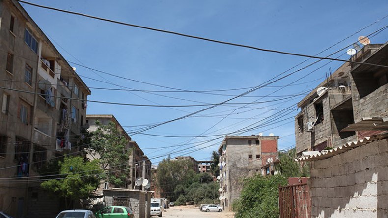 الربط العشوائي للكهرباء بالأحياء الفوضوية ينذر بكوارث في العاصمة