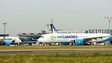 vidéos: Une violente bagarre éclate en plein vol Paris-Cayenne