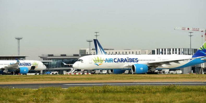 vidéos: Une violente bagarre éclate en plein vol Paris-Cayenne