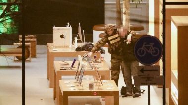Prise d’otage dans un Apple Store a Amsterdam – vidéos