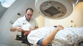 تأخر مواعيد العلاج الإشعاعي يرهن التكفل بمرضى السرطان