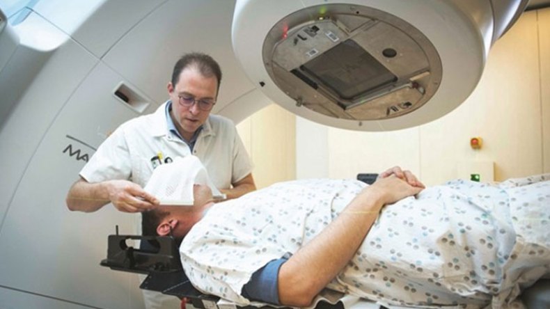 تأخر مواعيد العلاج الإشعاعي يرهن التكفل بمرضى السرطان