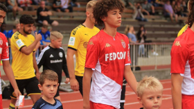 مغناس أكليوش موهبة جزائرية جديدة في الملاعب الفرنسية