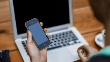 Les demandeurs d’emploi appelés à la vigilance face aux annonces tendancieuses sur Facebook