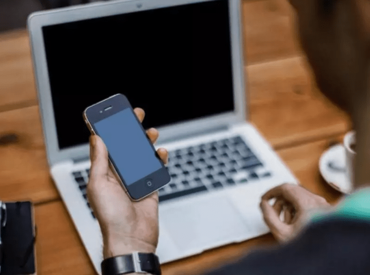 Les demandeurs d’emploi appelés à la vigilance face aux annonces tendancieuses sur Facebook