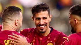 رفوف خزانة بونجاح تتزيّن بِالتتويج رقم 16