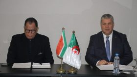 مذكرة تعاون بين اتحادَي الكرة الجزائري والجنوب إفريقي