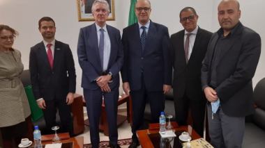 La France intéressée par les projets d’énergie renouvelable en Algérie