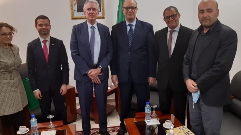 La France intéressée par les projets d’énergie renouvelable en Algérie