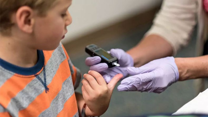 أطفال السكري يناشدون تزويدهم بأجهزة “الفريستايل”