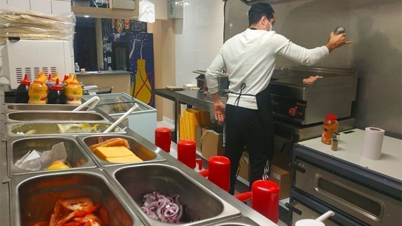 مطاعم “فاست فود” تبيع الموت إلى الجزائريين بأموالهم!