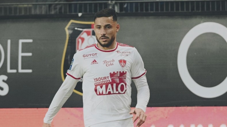 قميص بلايلي بـ 10 ملايين!