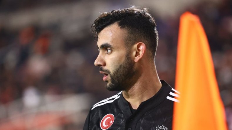 بِالفيديو: غزال يعود إلى “هوايته” في هزّ الشّباك