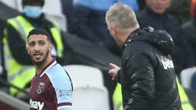 بِالفيديو: بن رحمة “يُقلّد” بونجاح ومدرب وست هام يُوضّح