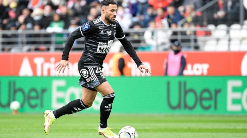 بِالفيديو: بلايلي يُهدر ركلة جزاء