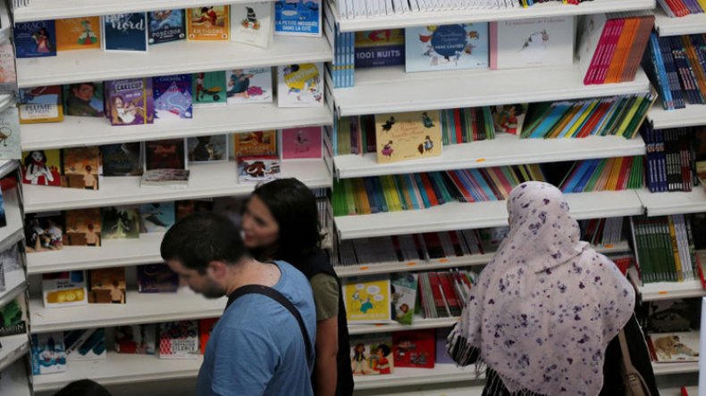 أطباء متميزون.. لكنهم أيضا شعراء وأدباء مبدعون