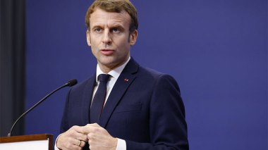 Macron Flirts With The “Voices” Of Algerians After He Lost Them!