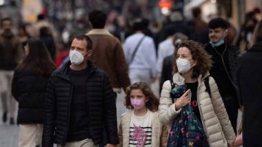 France: Le port du masque n’est plus obligatoire en extérieur