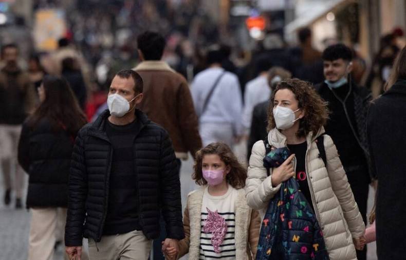 France: Le port du masque n’est plus obligatoire en extérieur