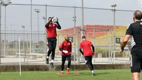 بديل مبولحي مشكل يؤرّق بلماضي قبل موقعة الكاميرون