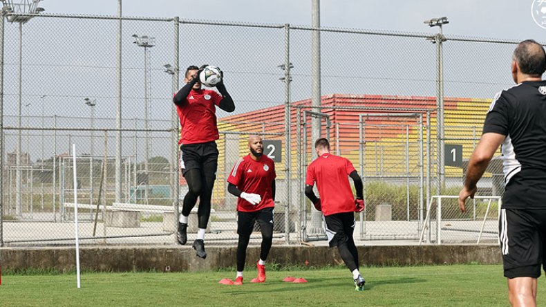 بديل مبولحي مشكل يؤرّق بلماضي قبل موقعة الكاميرون