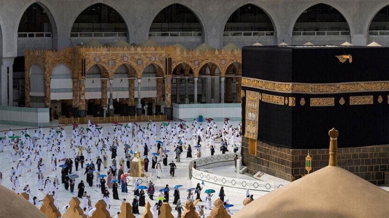 لأول مرة.. 7 آلاف جزائري أدوا عمرة شوال