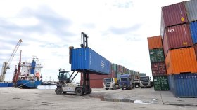 فراغ إلكتروني يفرمل استيراد المواد الاستهلاكية