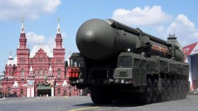 بوتين يضع يده على زناد السلاح النووي