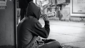 المجاهرة بالسوء في مجتمعنا.. شرب الخمر والمخدرات في وضح النهار وأمام الملإ