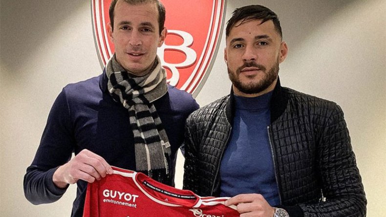 أكثر من 15 لاعبا جزائريا محترفا تحركوا خلال “الميركاتو الشتوي” الحالي