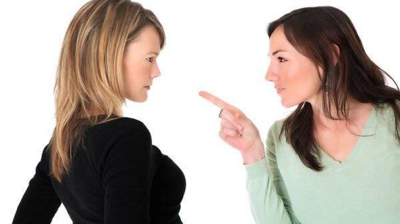 6 نصائح تنهي حالة الحرب مع أخت الزوج