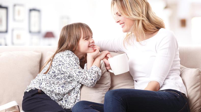 طفلك يفشي أسرارك!.. إليك هذه النصائح