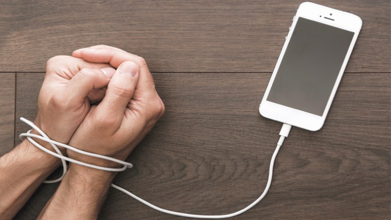 لماذا يدمن الأزواج على الألعاب الالكترونية؟!