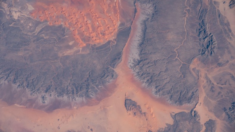 ناسا تنشر صورة غير مسبوقة عن الصحراء الجزائرية