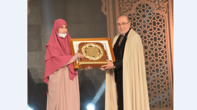 طالبة من ولاية البويرة على رأس المتوجين بجائزة الجزائر الدولية للقرآن الكريم