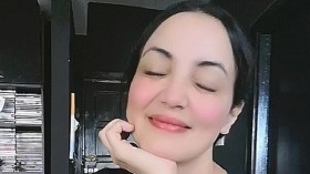 هجوم شرس على فنانة مغربية بتهمة إشاعة المثلية