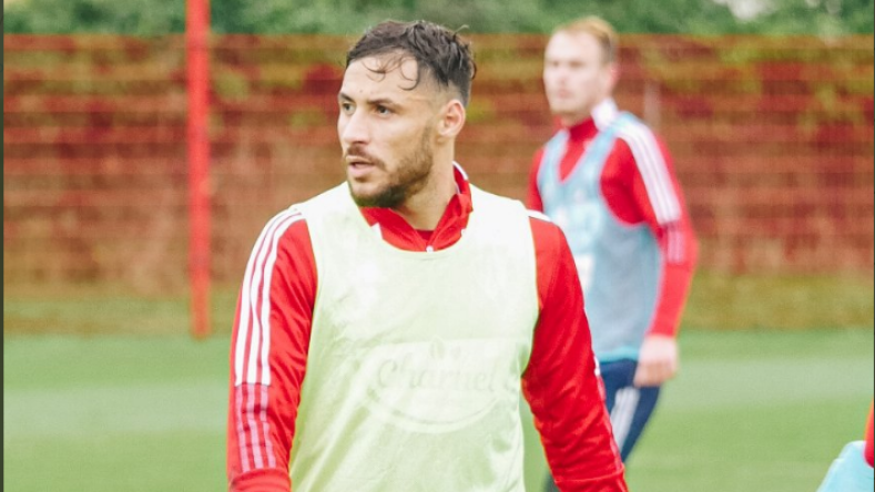 بلايلي يصر على الرد على منتقديه بعد تجربته “الفاشلة” في أونجي