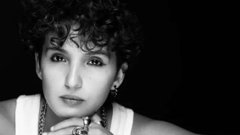 تعرف على الشابة الجزائرية المتأهلة لجائزة القلم الأمريكية