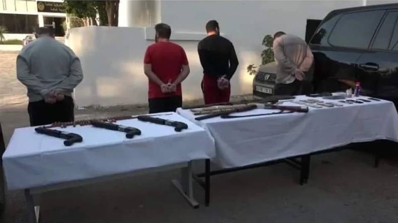 تفكيك شبكة وطنية تتاجر بالأسلحة الحربية في تيزي وزو