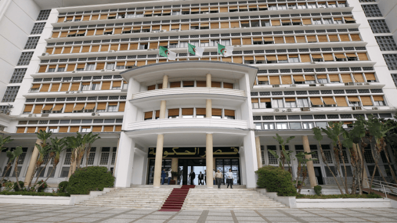 تعديل حكومي: مولوجي خلفا لشعلال وراوية يعود لقيادة وزارة المالية