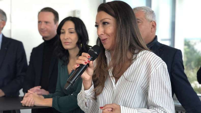 جزائرية على رأس حملة ماكرون بأكبر معقل للمهاجرين