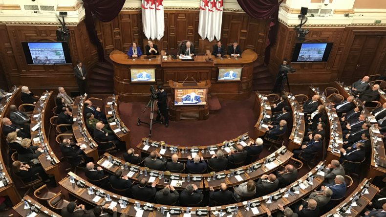 مجلس الأمة يُندد بتدخل البرلمان الأوربي في الشأن الداخلي الجزائري