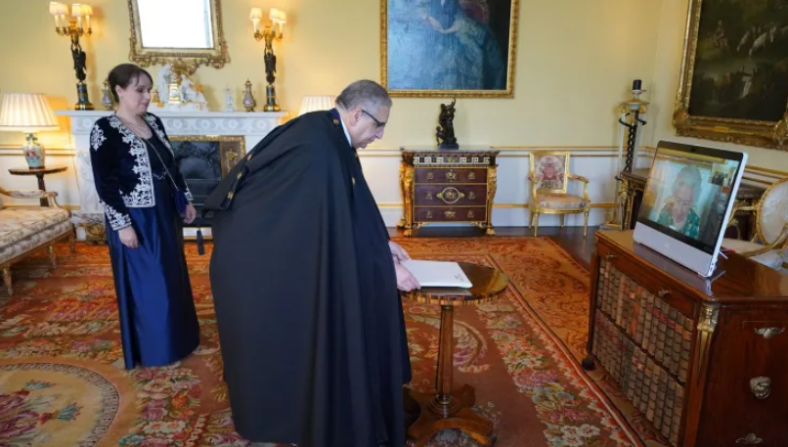Algeria’s New Ambassador Presents Credentials to Queen Elizabeth II