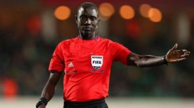 الجزائريون ساخطون على غاساما وغاضبون من شارف