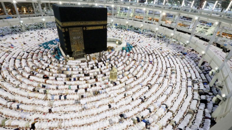 السعودية تسمح بعودة الاعتكاف بالمسجد الحرام والمسجد النبوي في رمضان