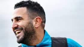 هذه رسالة نادي السيتي لمحرز قبل مباراة الكاميرون