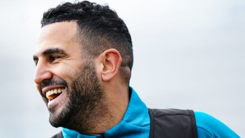 هذه رسالة نادي السيتي لمحرز قبل مباراة الكاميرون