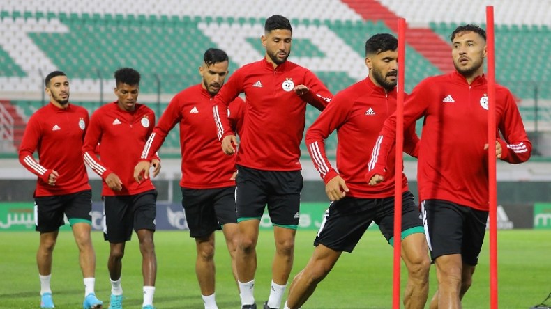 بلماضي يُواصل اعتماده على خمسة مدافعين