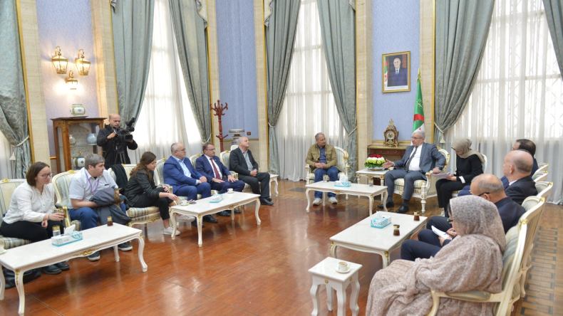 وفد من البرلمان الأوروبي يثني على دعم الجزائر الثابت للشعب الصحراوي